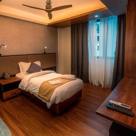 Chen Beach Inn Hulhumale Esterno foto
